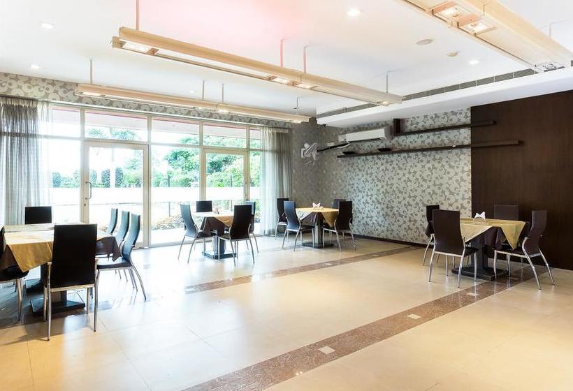 Hotel Treebo Fort Club 3