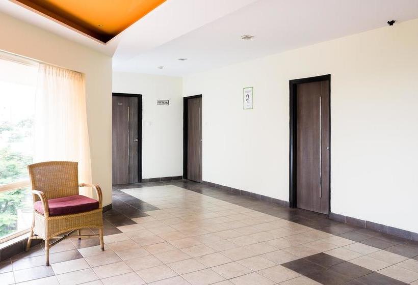 Hotel Treebo Fort Club 6