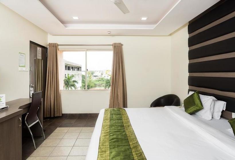 Hotel Treebo Fort Club 8