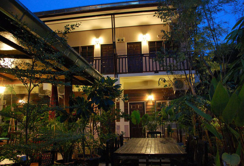Pensión The Outside Inn Ubon Ratchathani