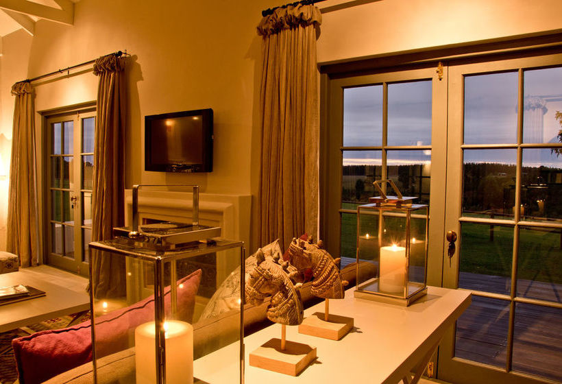 Rare Earth Country House 16