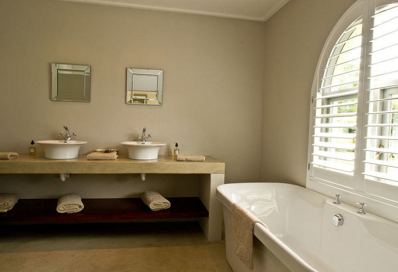 Rare Earth Country House 9