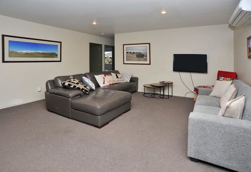 Kea Lodge Christchurch Holiday Homes 12