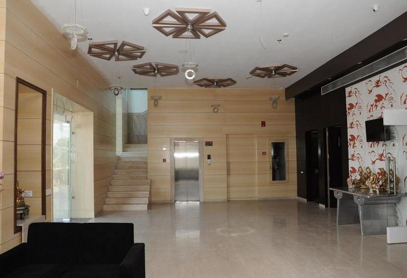 Hotel Chandra Imperial 11