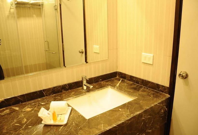 Hotel Chandra Imperial 12