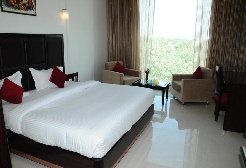 Hotel Chandra Imperial 13