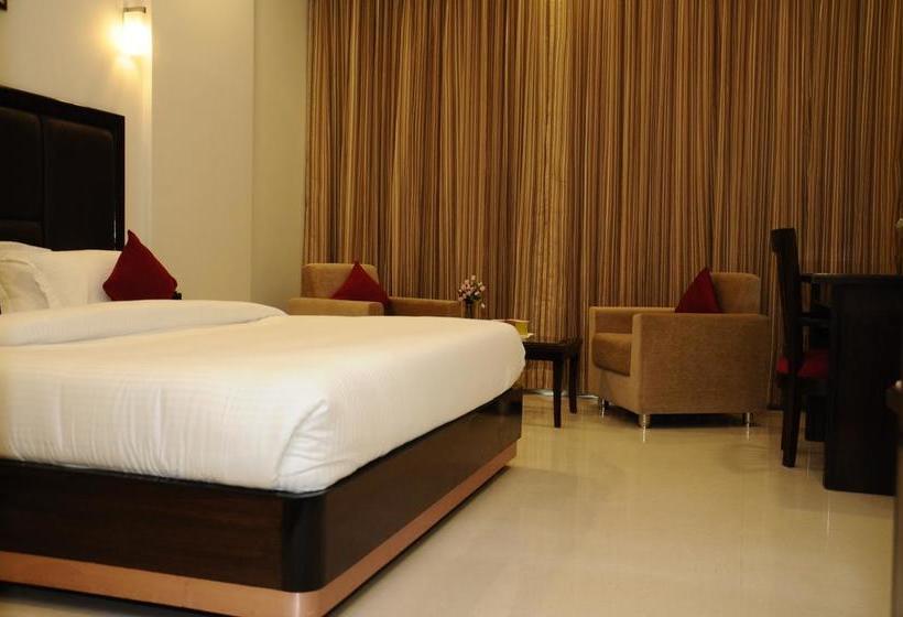 Hotel Chandra Imperial 8
