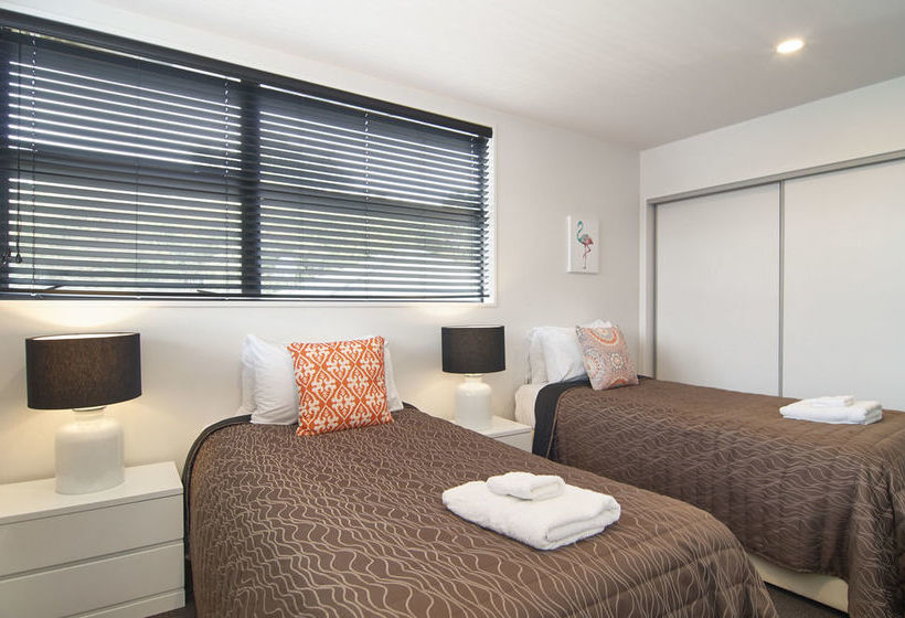 Hutcheson Street Villa 1