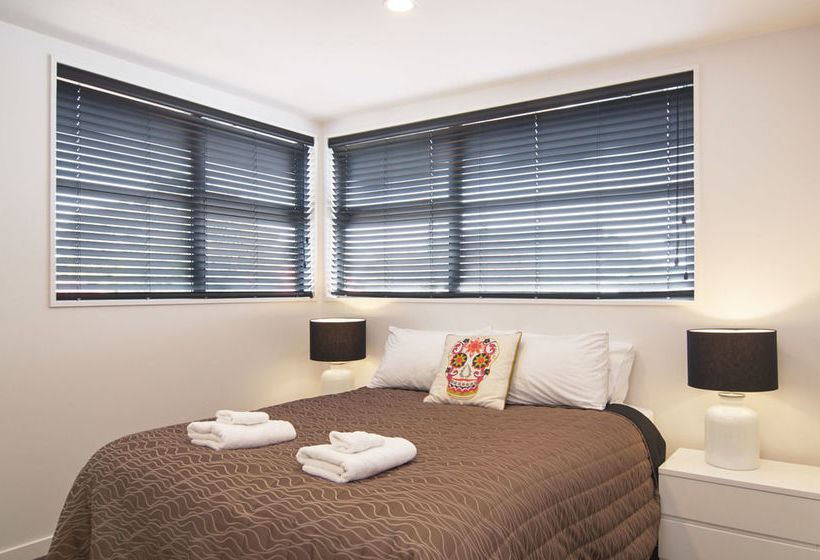 Hutcheson Street Villa 2