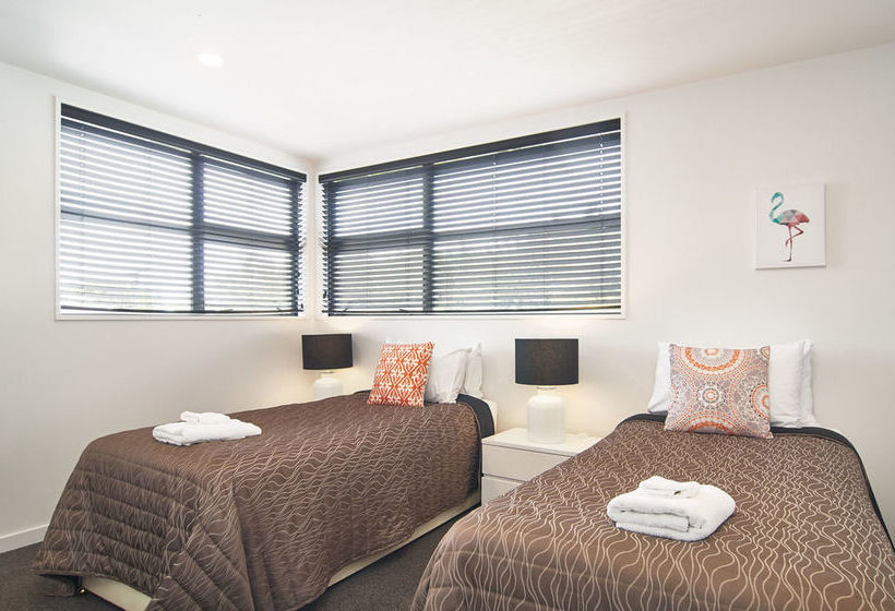 Hutcheson Street Villa 4