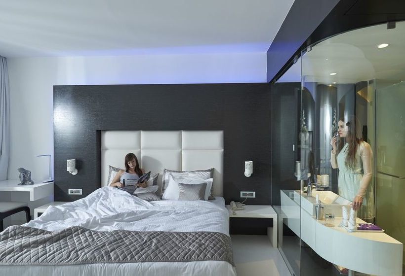 The E Hotel At Eskay Resorts 17