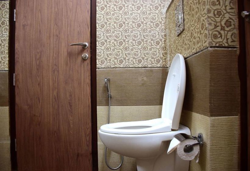 Fabhotel Daffodils Inn 16