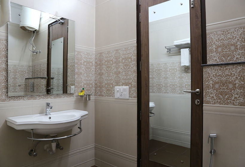 Fabhotel Daffodils Inn 17