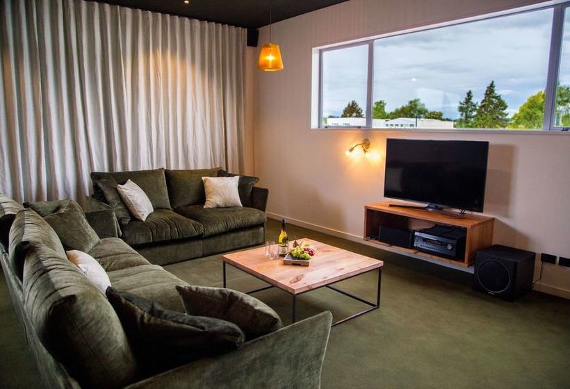 Hotel The Cinema Suites 13