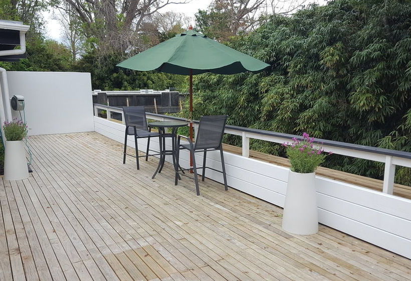 Bed and Breakfast A Bit Of New York In Whanganui Home Stay 11