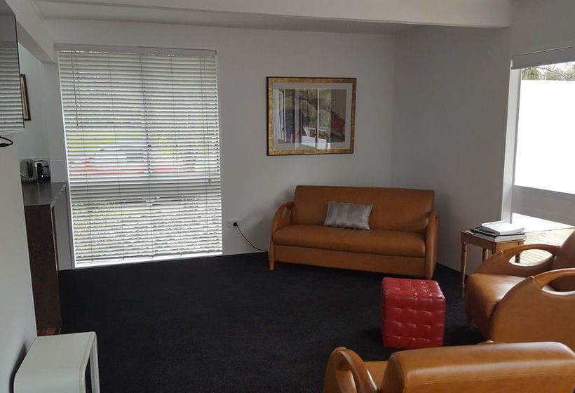 Bed and Breakfast A Bit Of New York In Whanganui Home Stay 13