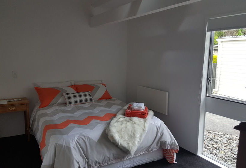 Bed and Breakfast A Bit Of New York In Whanganui Home Stay 3