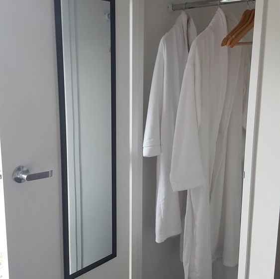 Bed and Breakfast A Bit Of New York In Whanganui Home Stay 7