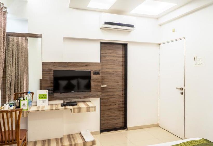 Hotel Treebo House Khas 6