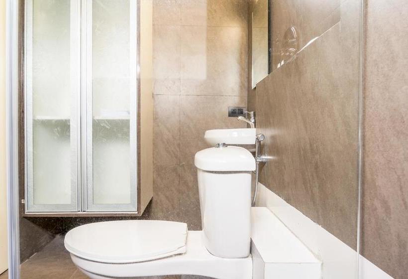 Hotel Treebo House Khas 8