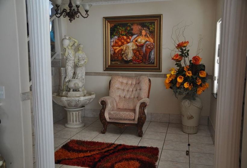 Pension Cape Wine Route Guesthouse 1