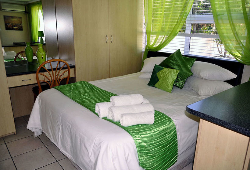 Pension Cape Wine Route Guesthouse 12