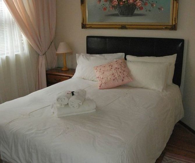 Pension Cape Wine Route Guesthouse 17