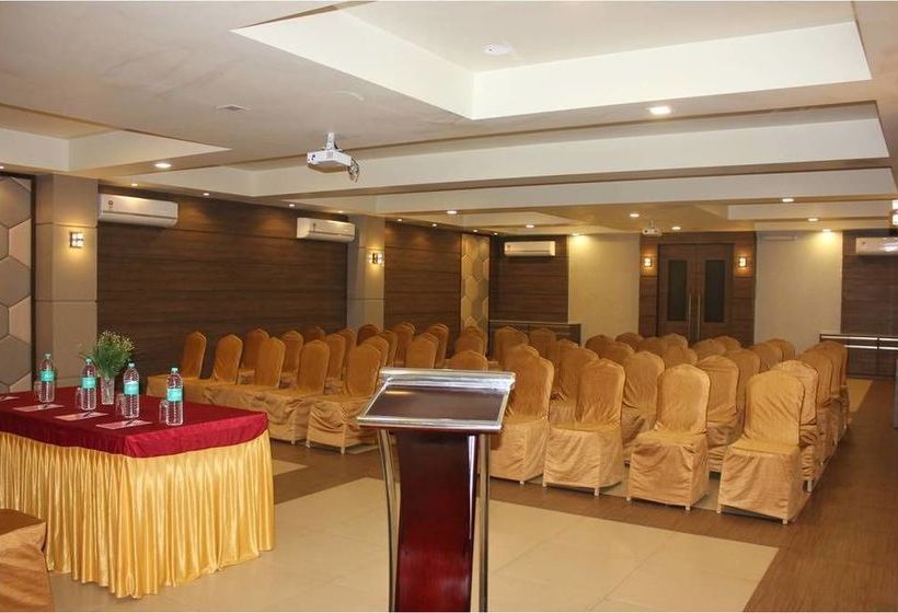 Hotel Crystal County Resort 10