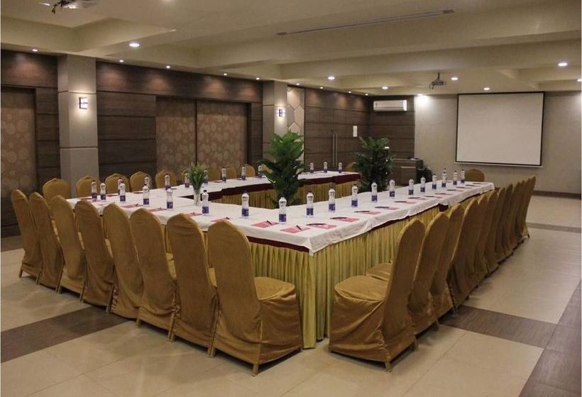 Hotel Crystal County Resort 8