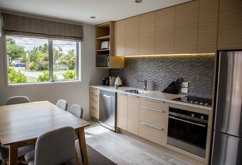 Te Anau Deluxe Apartments 15