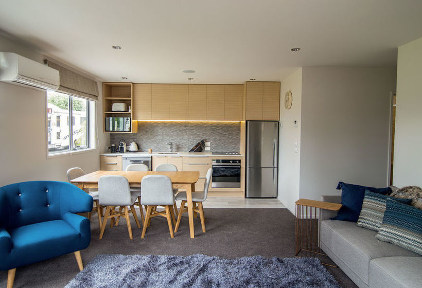 Te Anau Deluxe Apartments 20