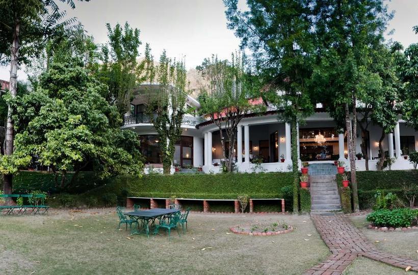 Hotel Neemrana S Glasshouse On The Ganges 1