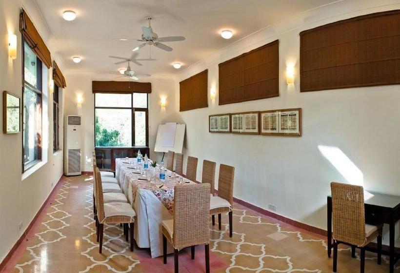 Hotel Neemrana S Glasshouse On The Ganges 2