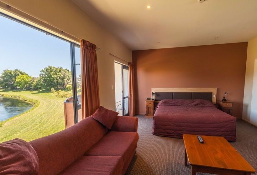 Waterfront Motels 15