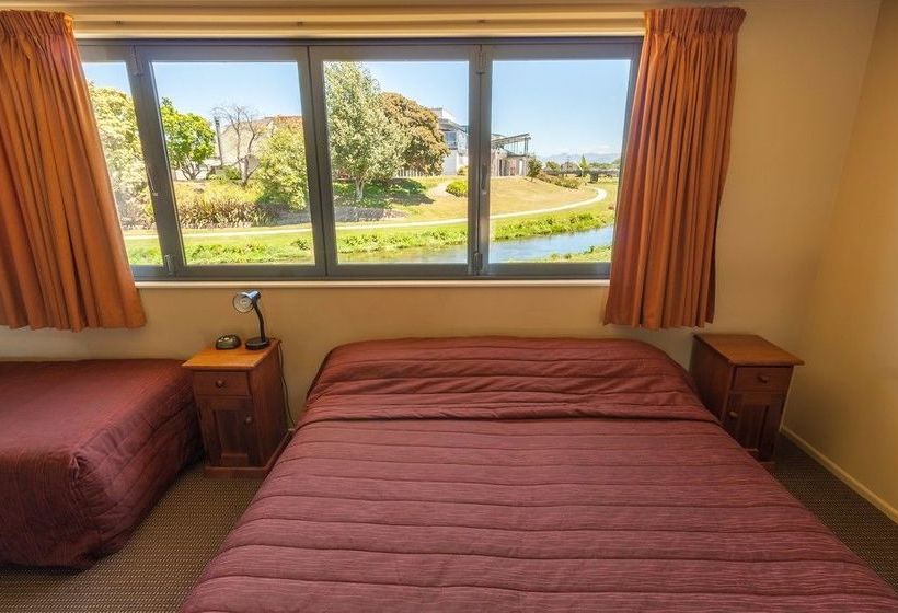 Waterfront Motels 17