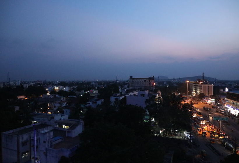 Hotel The Thangam Grand 9