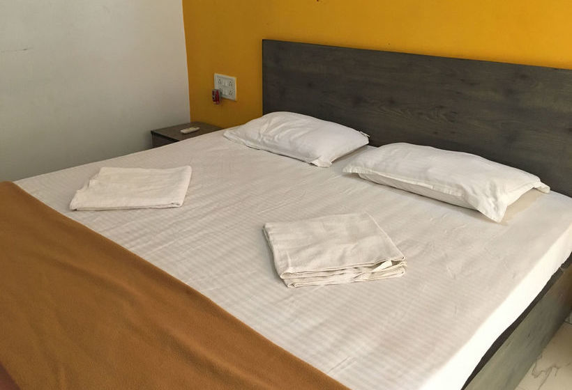Hotel Oyo Stayout Villa 2bhk Near Tito S Lane Calangute Goa
