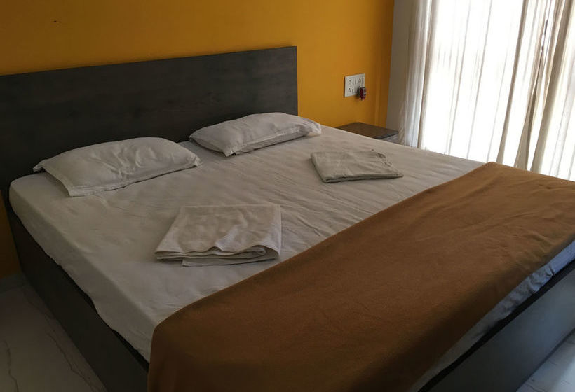 Hotel Oyo Stayout Villa 2bhk Near Tito S Lane 1