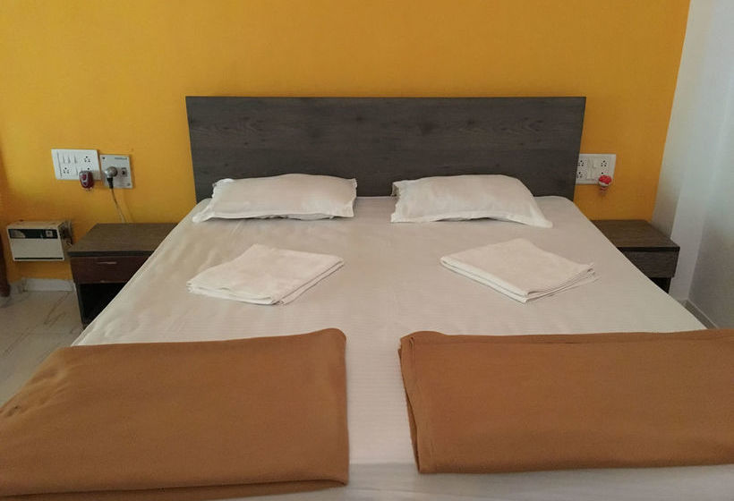 Hotel Oyo Stayout Villa 2bhk Near Tito S Lane 2