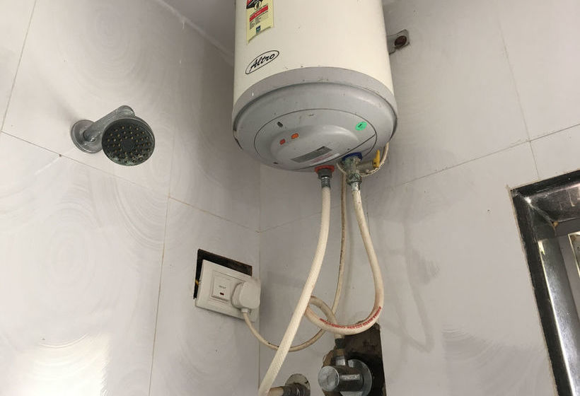 Hotel Oyo Stayout Villa 2bhk Near Tito S Lane 8