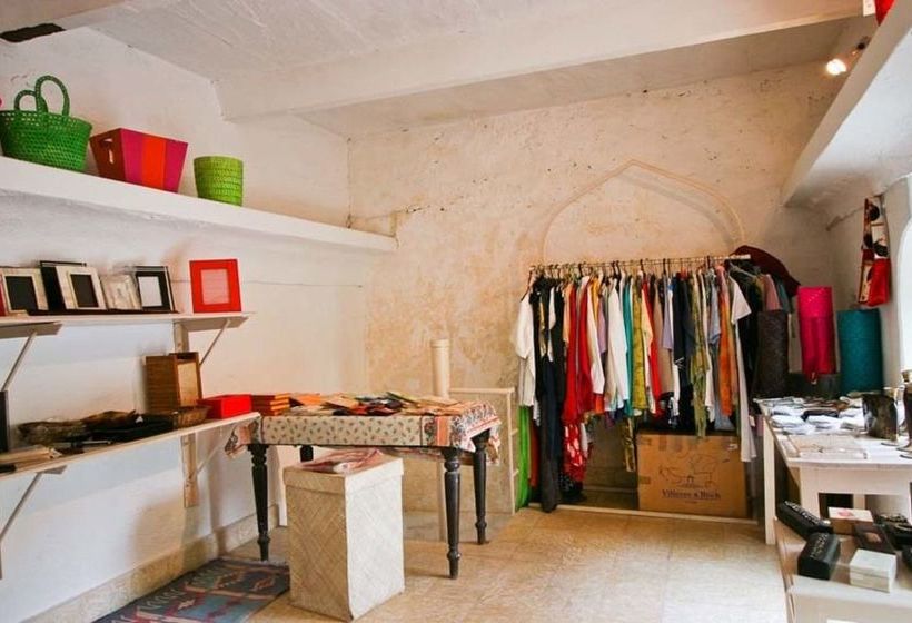 Hotel Neemranas Verandah In The Forest 8