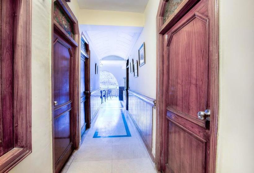 Hotel Treebo Lakeside Inn 3