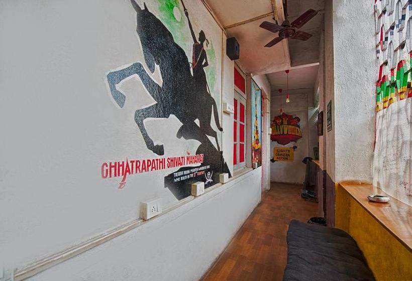 Hostel Bombay Backpackers 11