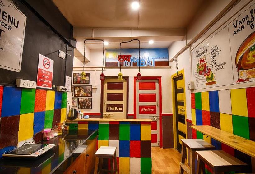 Hostel Bombay Backpackers 13
