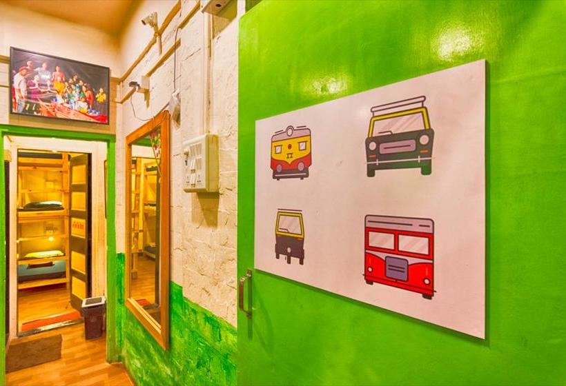 Hostel Bombay Backpackers 4