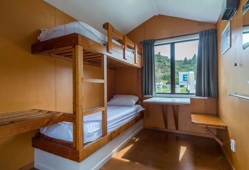 Kaiteriteri Reserve Apartments 13