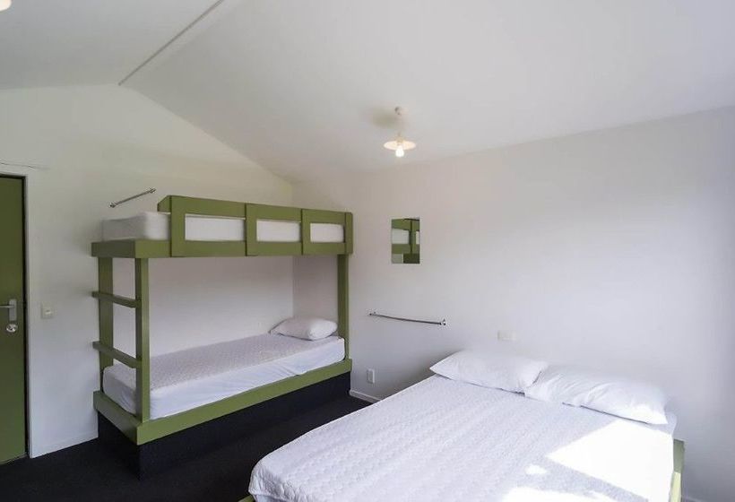 Kaiteriteri Reserve Apartments 8