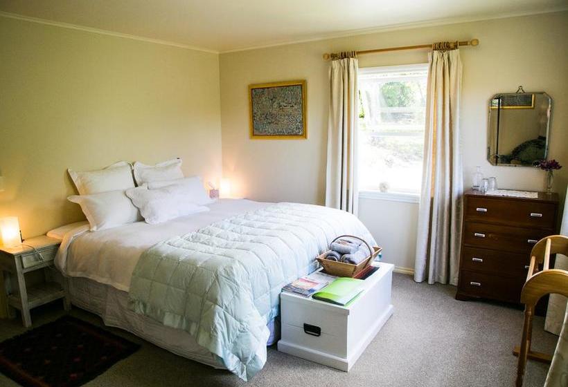 Plum Tree House And Quince Cottage South Island