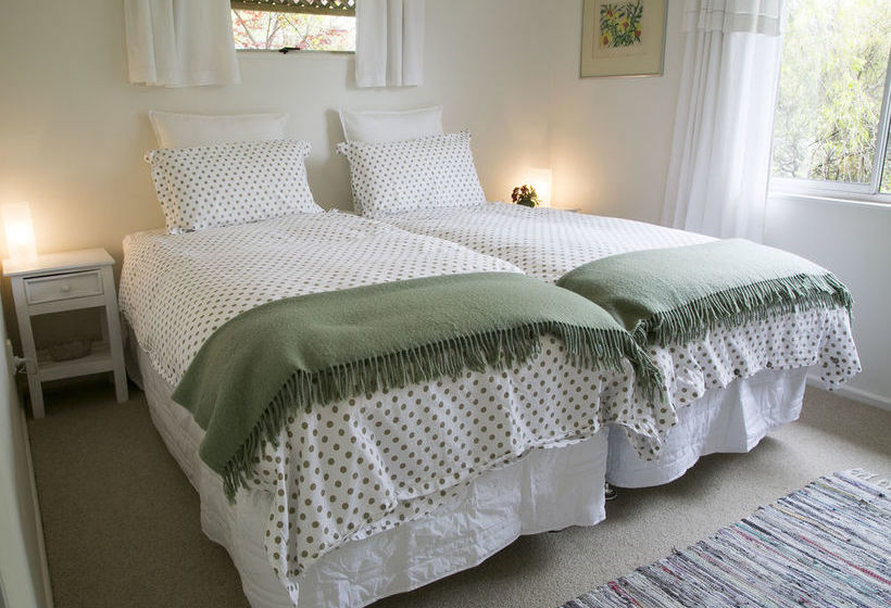 Plum Tree House And Quince Cottage 10