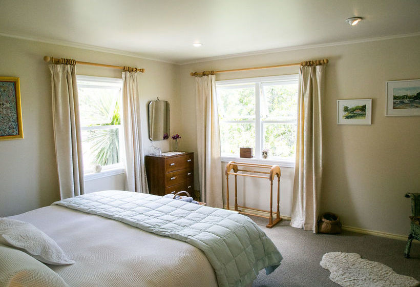 Plum Tree House And Quince Cottage 11